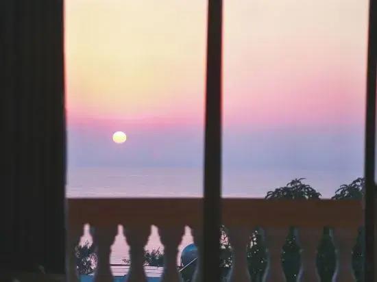 Бэйхай: 7+1 Holiday Hotel
