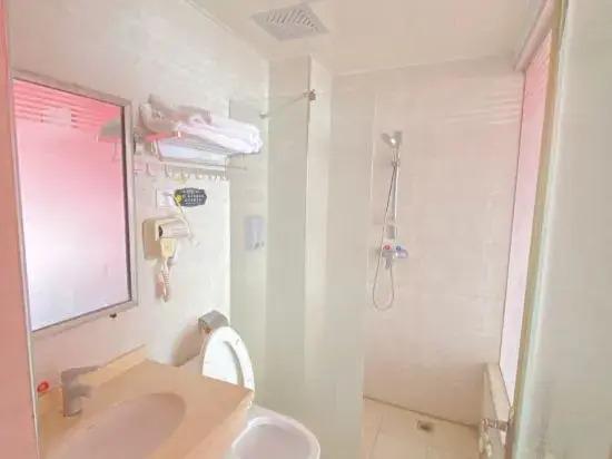 Бэйхай: 7+1 Holiday Hotel