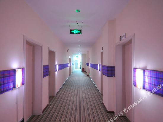 Цюйцзин: Caiyunju Hotel