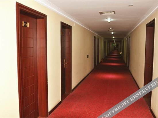 Чжаоцин: Suihe Holiday Hotel