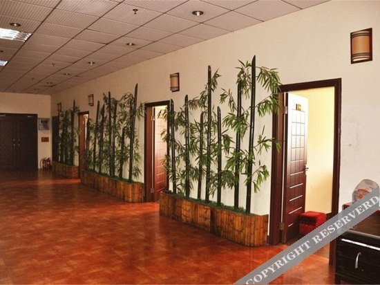 Чжаоцин: Suihe Holiday Hotel