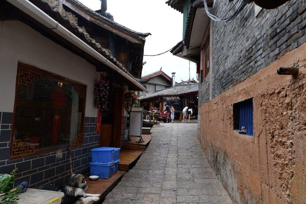 Lijiang Mu Yun Guest House — фото 1