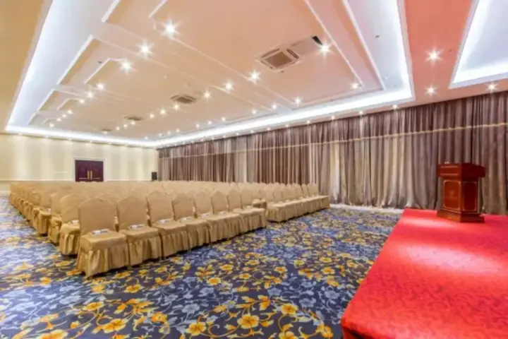 Гуйлинь: Vienna Hotel Guangxi Guilin