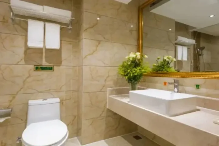 Гуйлинь: Vienna Hotel Guangxi Guilin