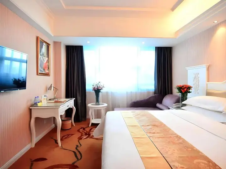 Гуйлинь: Vienna Hotel Guangxi Guilin