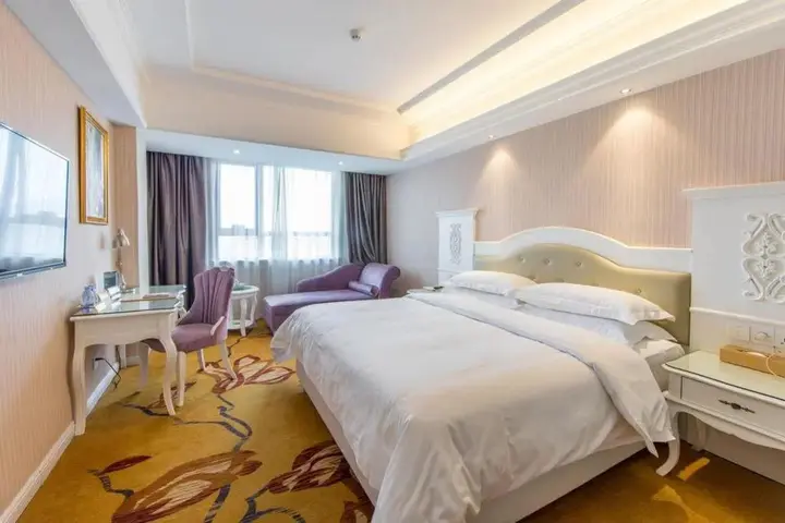 Гуйлинь: Vienna Hotel Guangxi Guilin