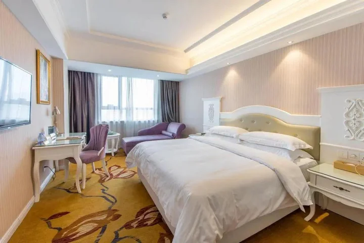 Гуйлинь: Vienna Hotel Guangxi Guilin