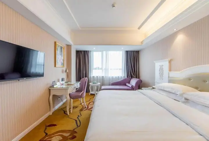 Гуйлинь: Vienna Hotel Guangxi Guilin