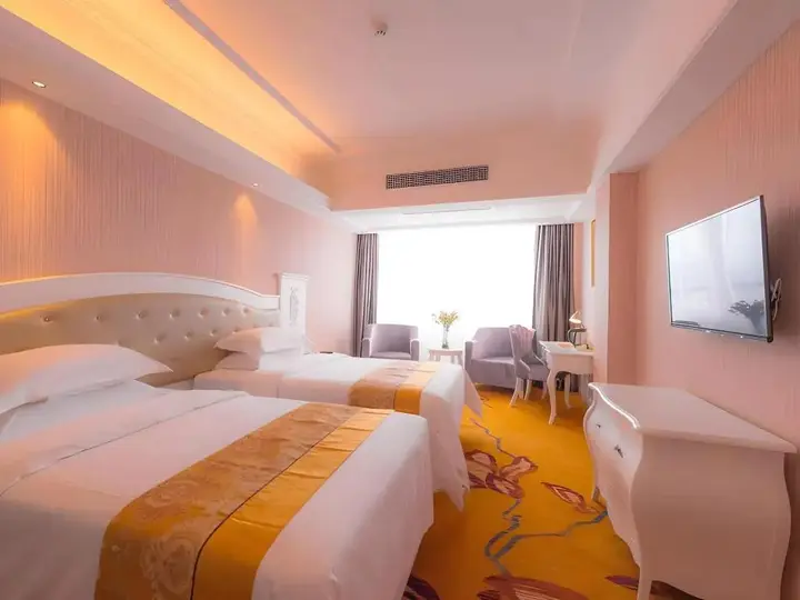 Гуйлинь: Vienna Hotel Guangxi Guilin