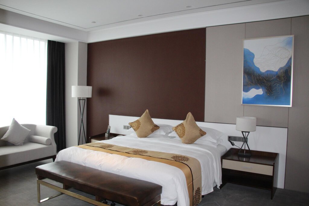 Вэйнань: Shaanxi Hancheng Qiangda Grand Skylight Hotel