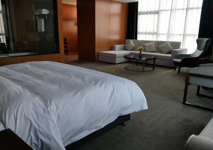 Вэйнань: Shaanxi Hancheng Qiangda Grand Skylight Hotel