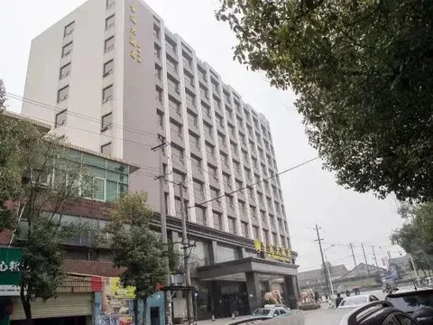 Джин-Чжоу: the Crown Inn Hotel