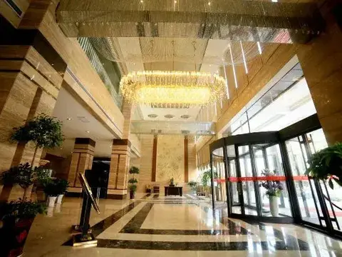 Джин-Чжоу: the Crown Inn Hotel