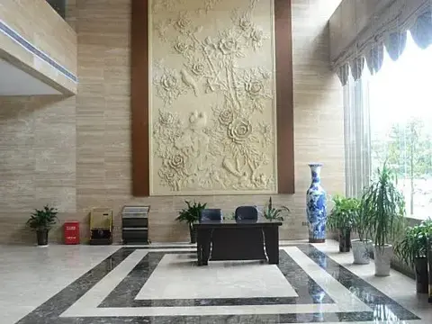 Джин-Чжоу: the Crown Inn Hotel