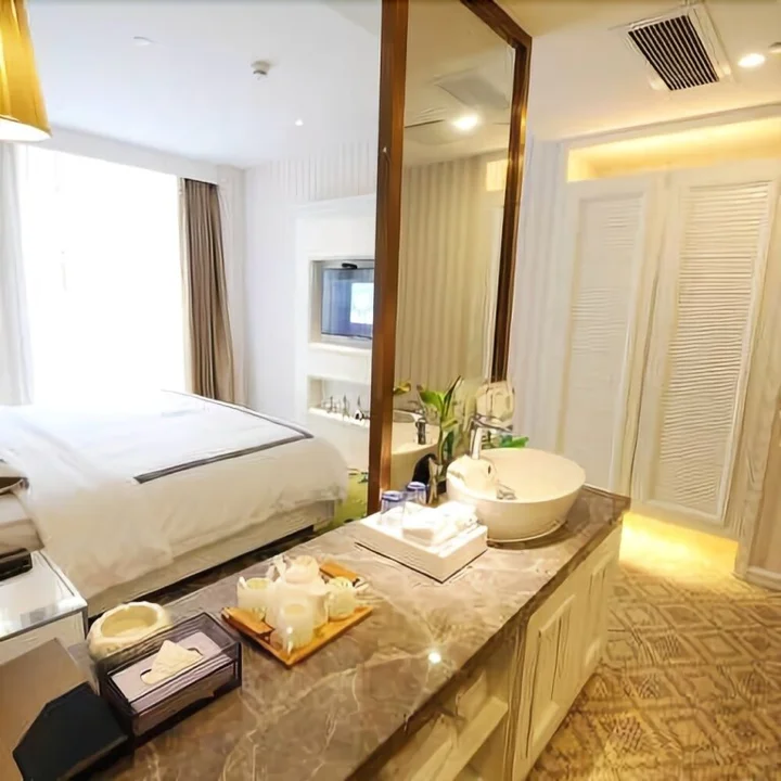 Путянь: Lock Hotel