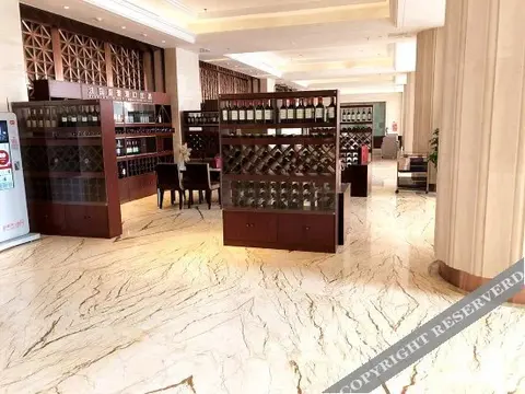 Паниин: Xinyu Baoli Hotel