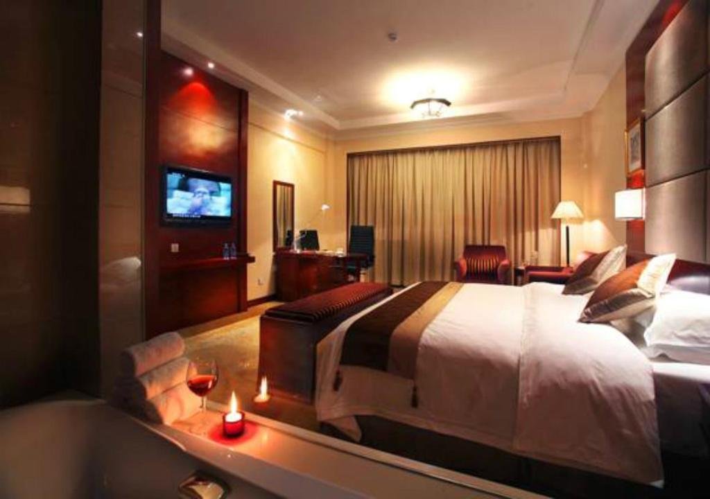 Цзюцюань: Dunhuang Hotel