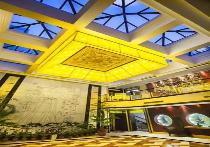 Цзюцюань: Dunhuang Hotel