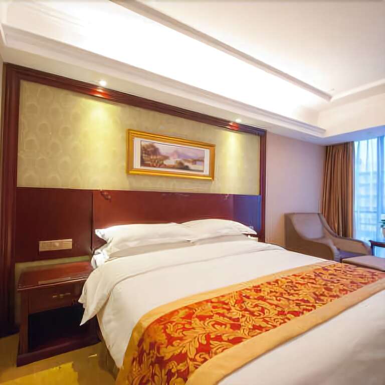 Яньчэн: Vienna Hotel