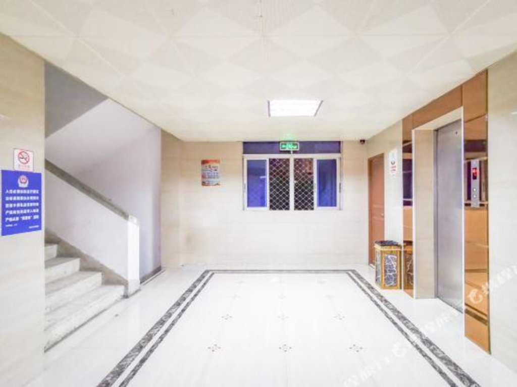 Junle Business Hostel (Dongxia Road) — фото 1