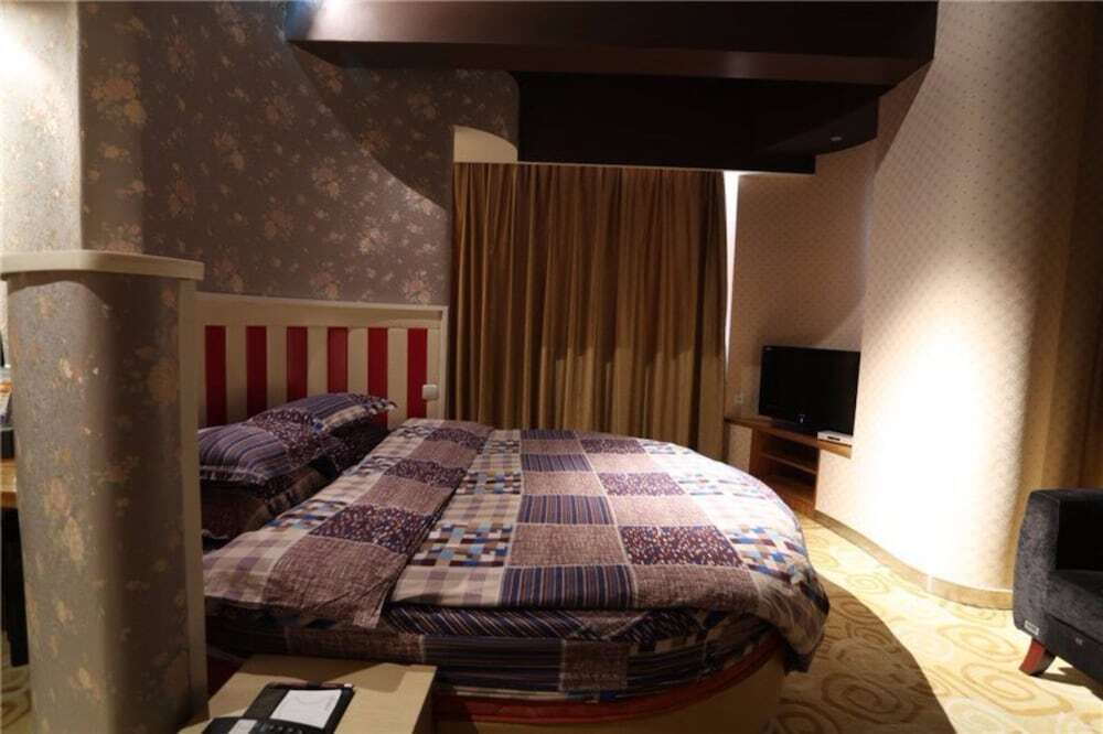 Дунъян: Pingguo Hotel