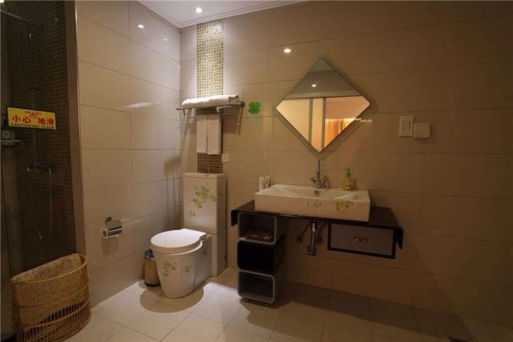 Дунъян: Pingguo Hotel