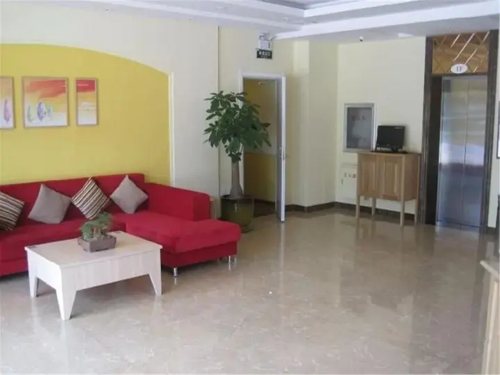 Шэньян: Home Inn Shenyang Shenbei University Town Normal University