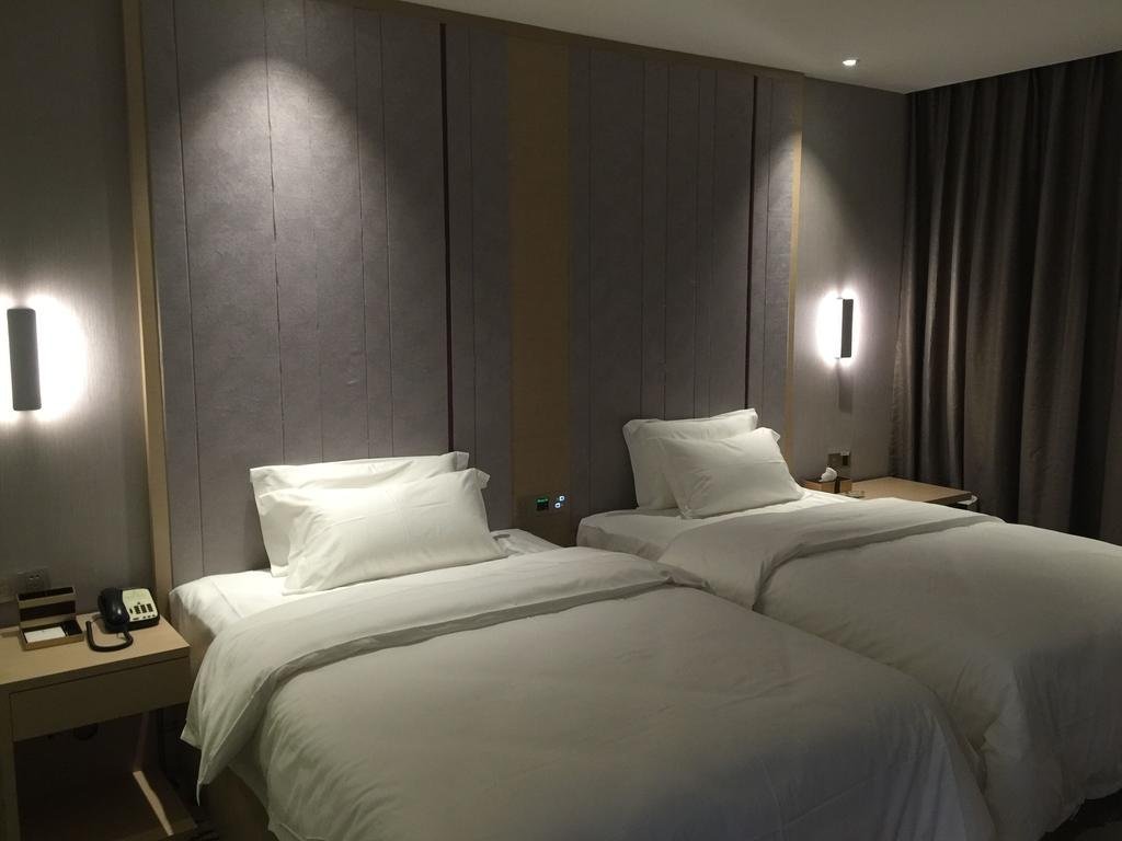 Ичан: Lavande Hotel (Yichang Baotahe Wanda)