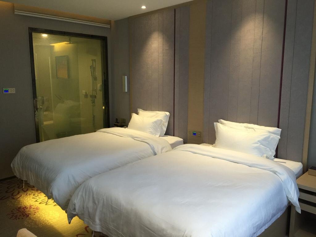 Ичан: Lavande Hotel (Yichang Baotahe Wanda)