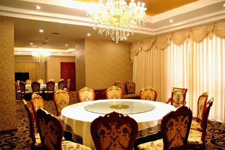 Луннань: Dongrun International Hotel