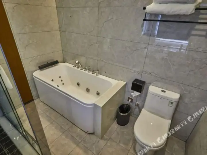 Лишуй: Wuyue · Yuexin Hotel (Yunhe Bus Station Store)