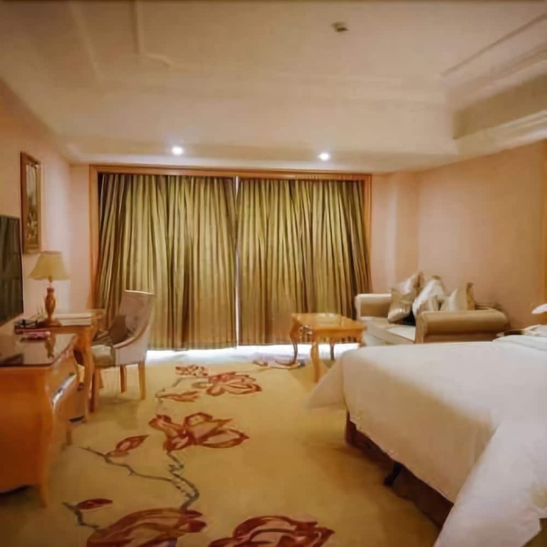 Чанша: Vienna International Hotel Changsha Jingwanzi Middle Mulian Road Branch