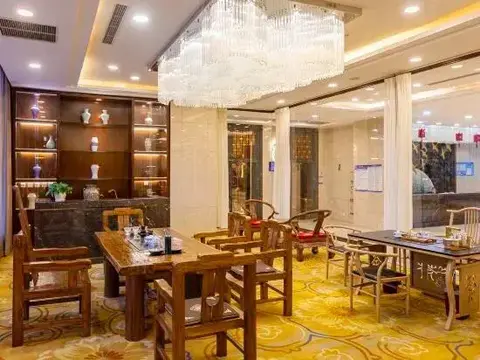 Улан-Хото: Century Dynasty Hotel