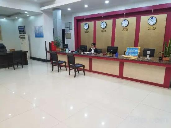 Лунъянь: Bayi Baoyuan Hotel (Zhongshan Road No.1 Hospital)