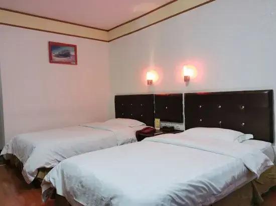 Лунъянь: Bayi Baoyuan Hotel (Zhongshan Road No.1 Hospital)