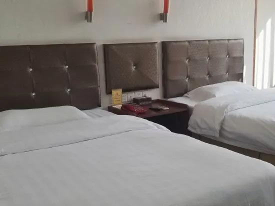 Лунъянь: Bayi Baoyuan Hotel (Zhongshan Road No.1 Hospital)