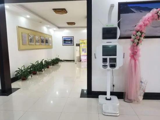 Лунъянь: Bayi Baoyuan Hotel (Zhongshan Road No.1 Hospital)