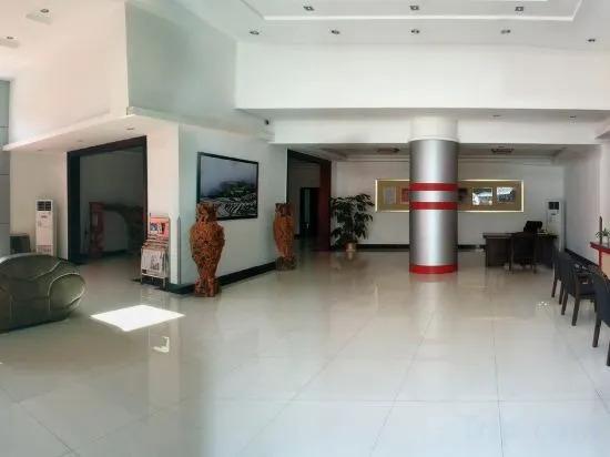 Лунъянь: Bayi Baoyuan Hotel (Zhongshan Road No.1 Hospital)