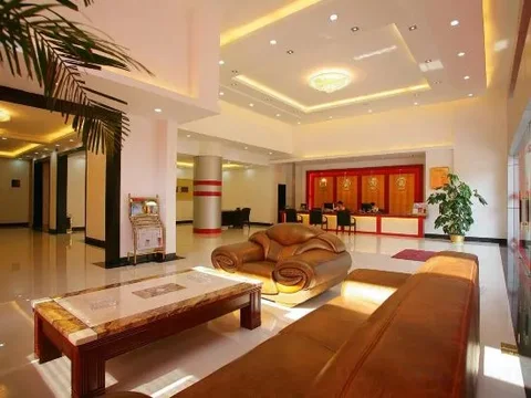 Лунъянь: Bayi Baoyuan Hotel (Zhongshan Road No.1 Hospital)