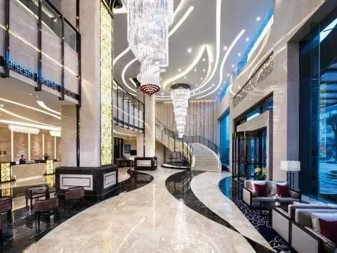 Джиангме: Vienna International Hotel (Jiangmen Hetang Zhongjia Plaza Store)
