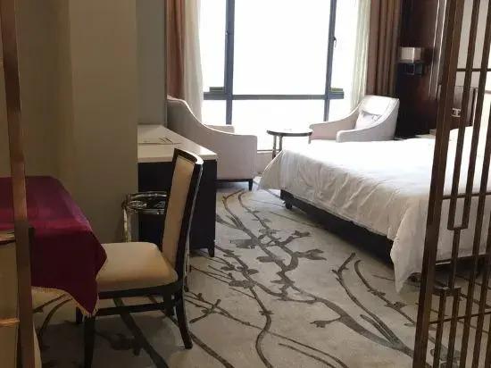 Джиангме: Vienna International Hotel (Jiangmen Hetang Zhongjia Plaza Store)