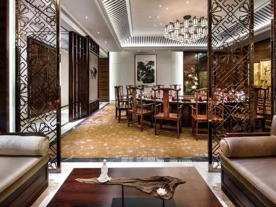 Джиангме: Vienna International Hotel (Jiangmen Hetang Zhongjia Plaza Store)