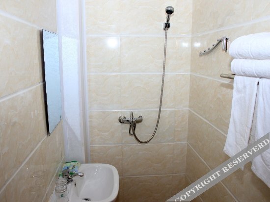 Далянь: Rotary Island Hotel