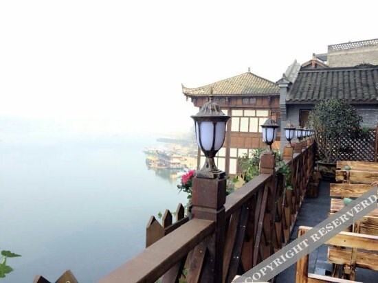 Чунцин: Qingju Bieyuan Inn
