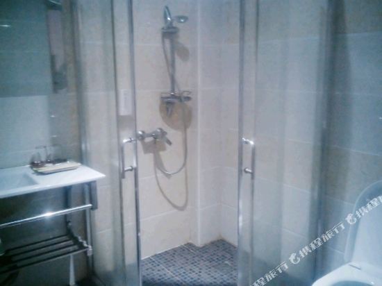 Джиангме: Yuening Hostel