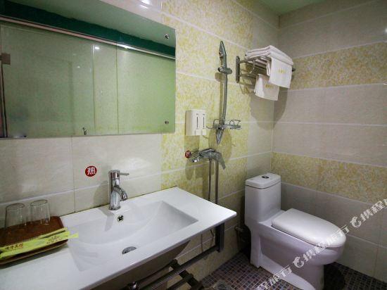 Джиангме: Yuening Hostel
