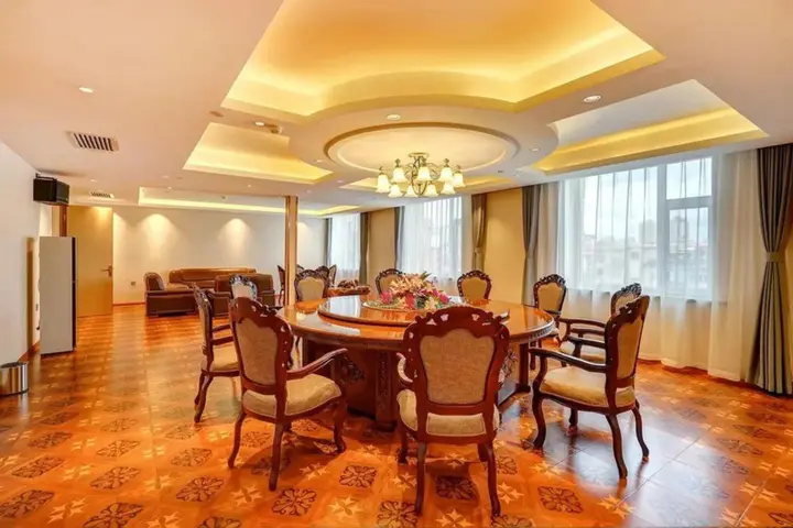 Харбин: Longyun Hotel