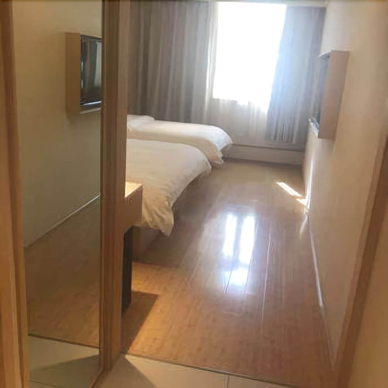 Синин: Ji Hotel