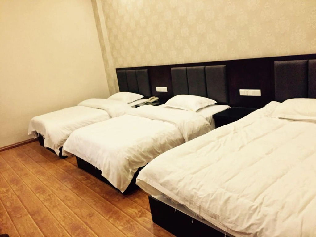 Шангри-Ла: 白玉兰酒店(香格里拉古城店)