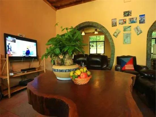 Хучжоу: Yiling Shanju Hotel